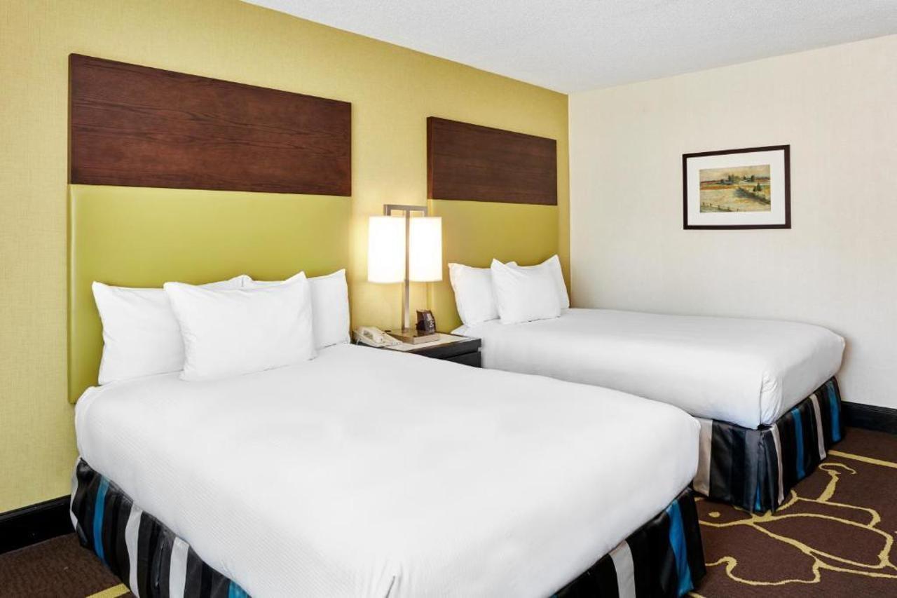 Doubletree By Hilton Charlotte Uptown Hotel Exterior photo