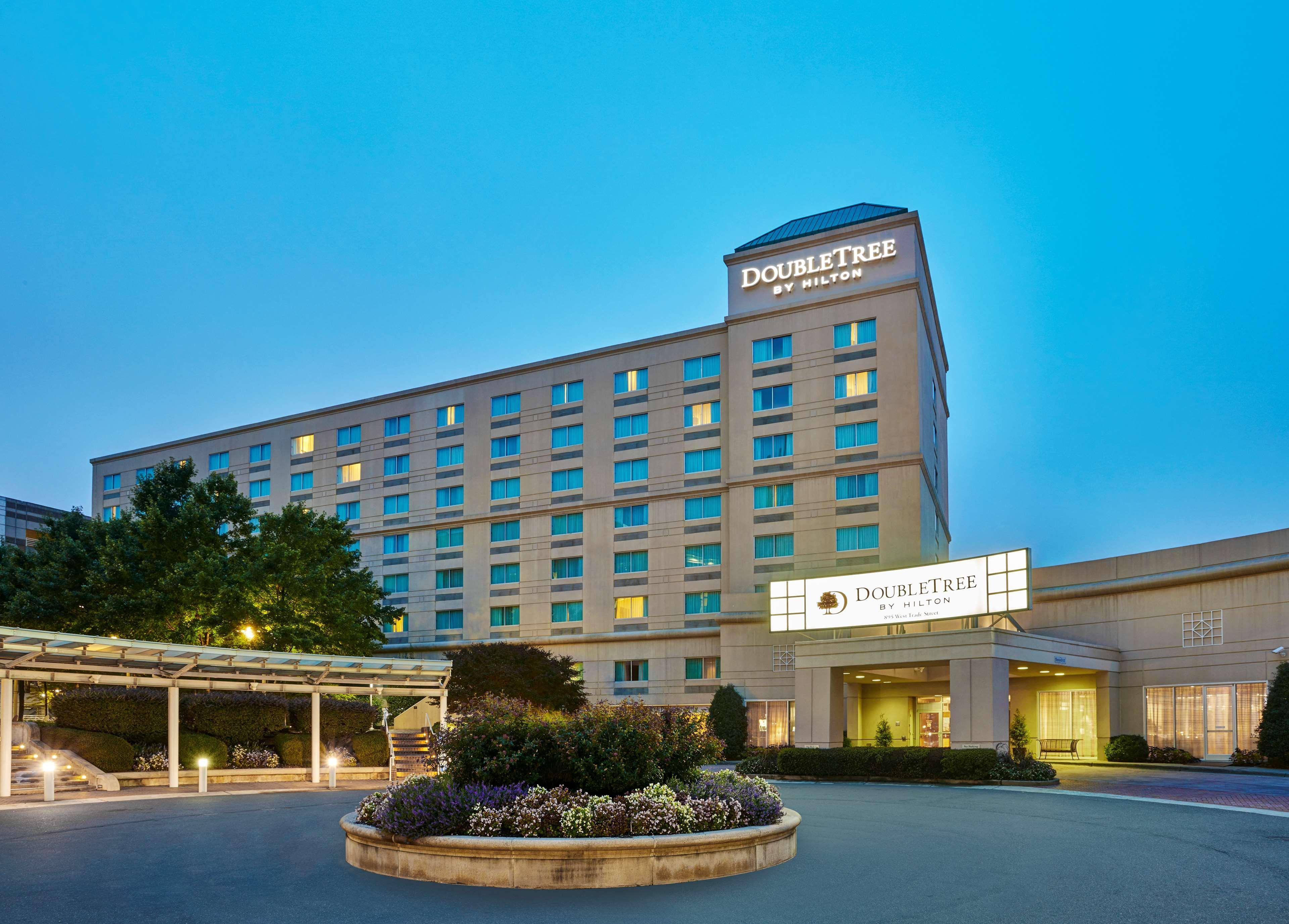 Doubletree By Hilton Charlotte Uptown Hotel Exterior photo