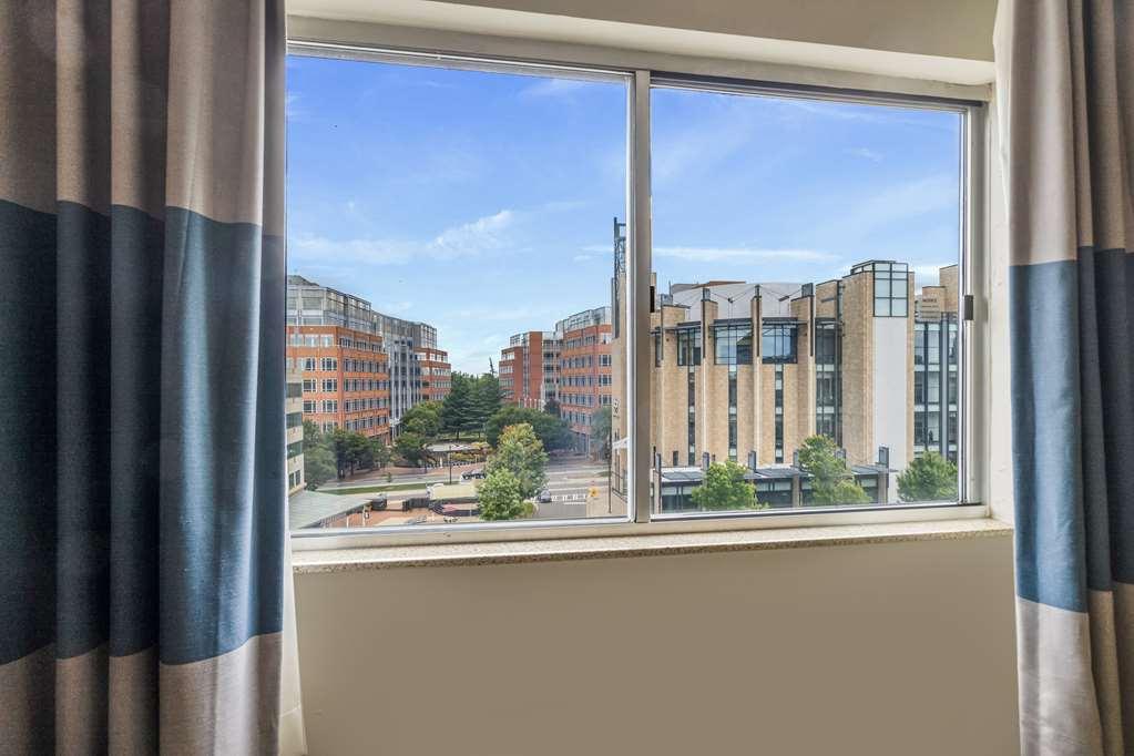 Doubletree By Hilton Charlotte Uptown Hotel Room photo