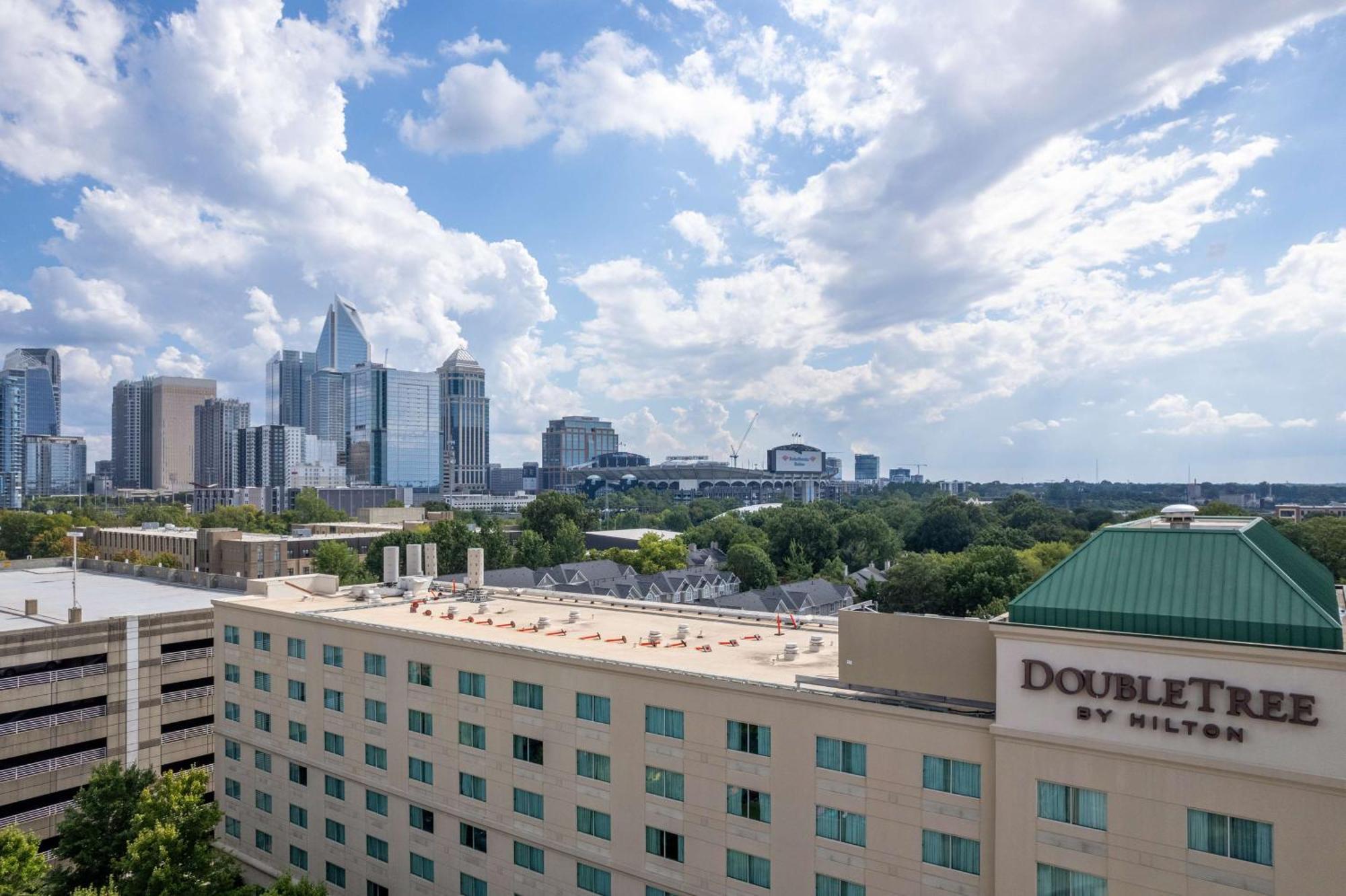 Doubletree By Hilton Charlotte Uptown Hotel Exterior photo