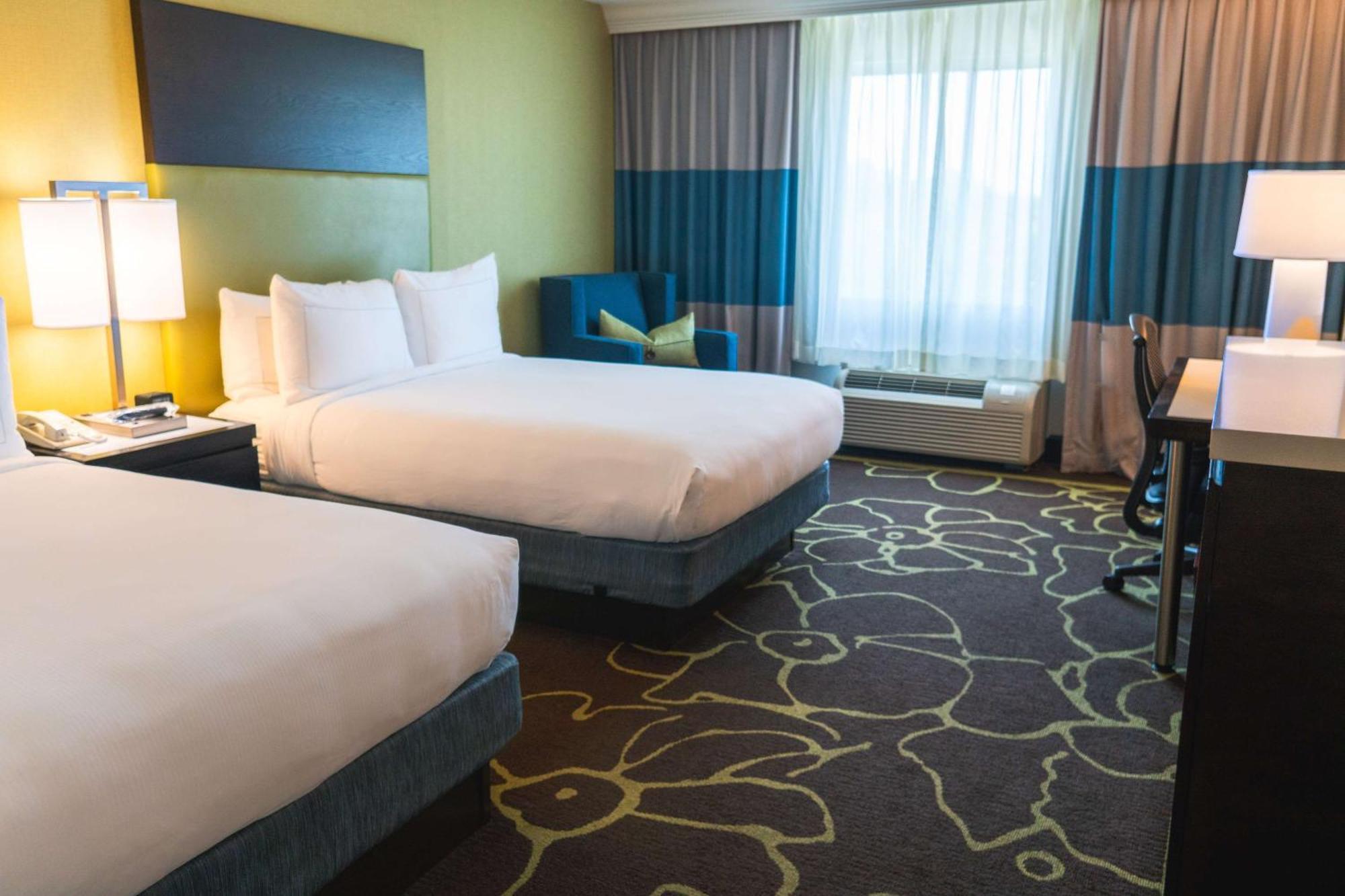 Doubletree By Hilton Charlotte Uptown Hotel Exterior photo