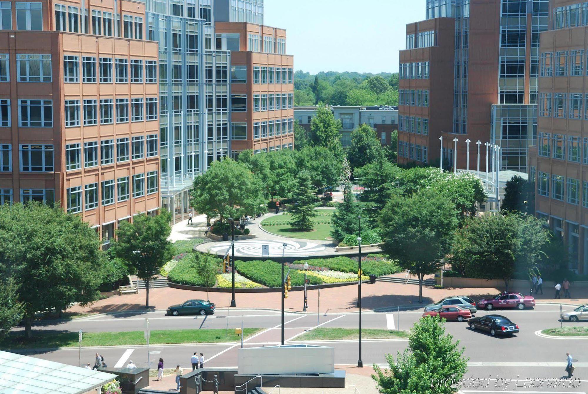Doubletree By Hilton Charlotte Uptown Hotel Amenities photo