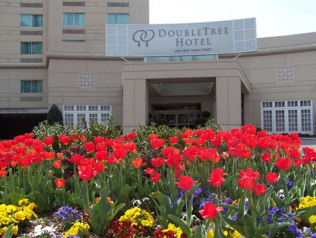 Doubletree By Hilton Charlotte Uptown Hotel Exterior photo
